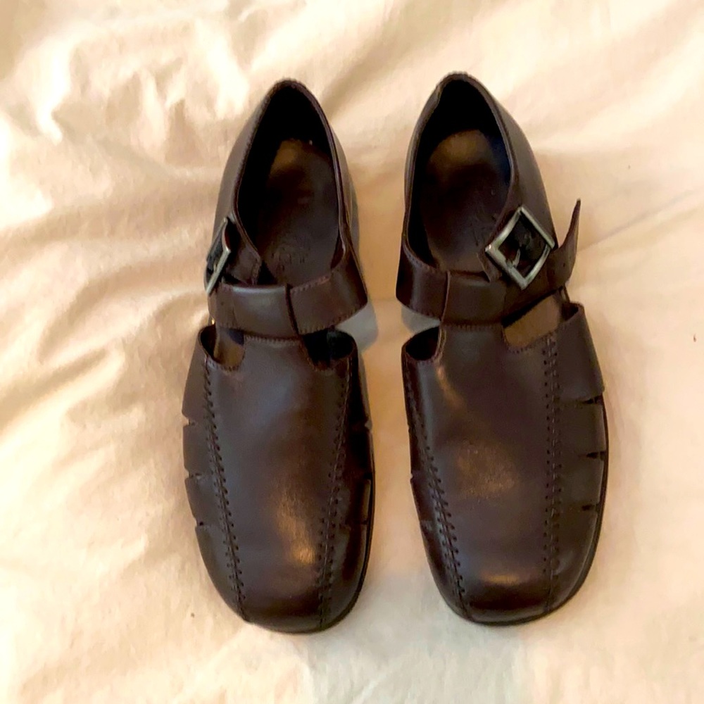 Tommy Bahama Men’s Brown Sandals